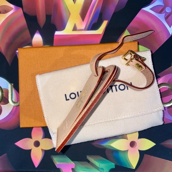 🧳✈️🪐Authentic Brand New Louis Vuitton Luggage Tag with Vivienne Stamp - Picture 5 of 8